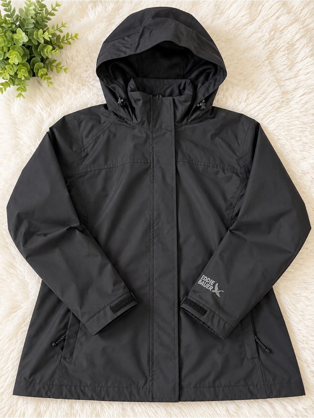 Eddie Bauer Women’s L WeatherEdge Black Waterproof Rain Jacket Hooded